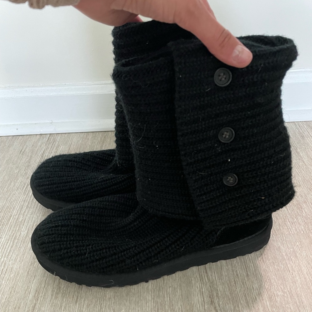 Black knit uggs